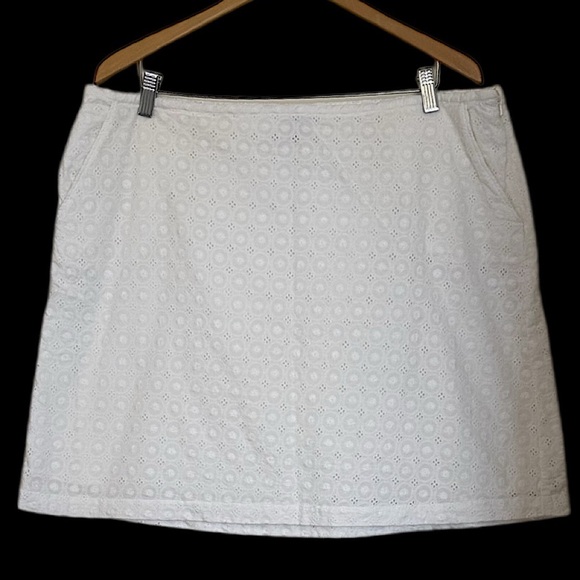 LL Bean Women’s Favorite Fit White Eyelet A-Line Skirt Waist Sz 38 Lined Pockets - Picture 1 of 10